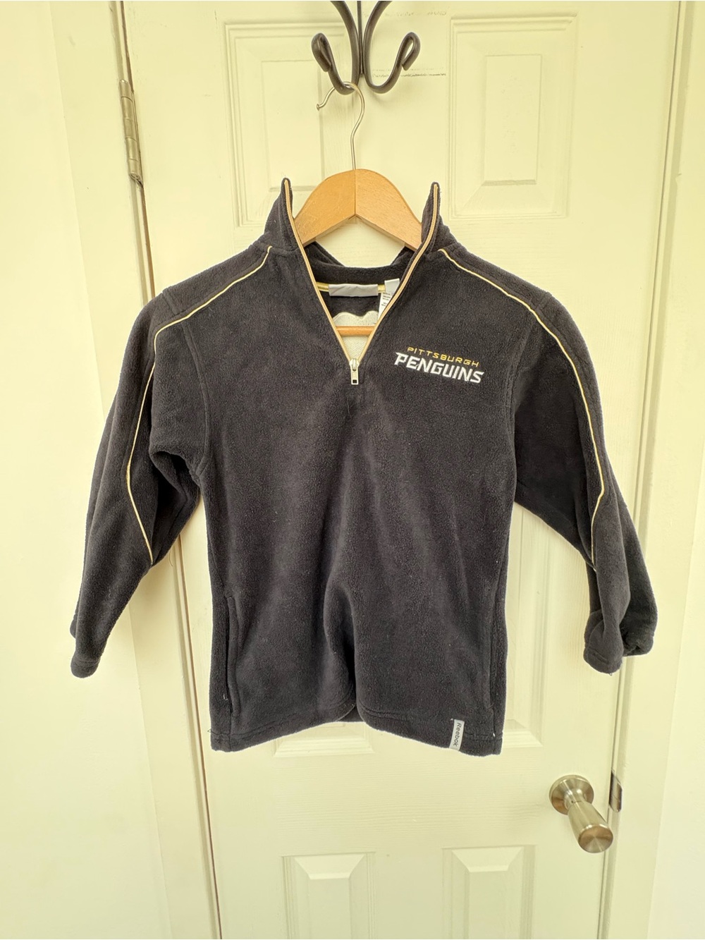 Reebok Women's Dark Navy Pittsburgh Penguins Quarter-Zip Fleece